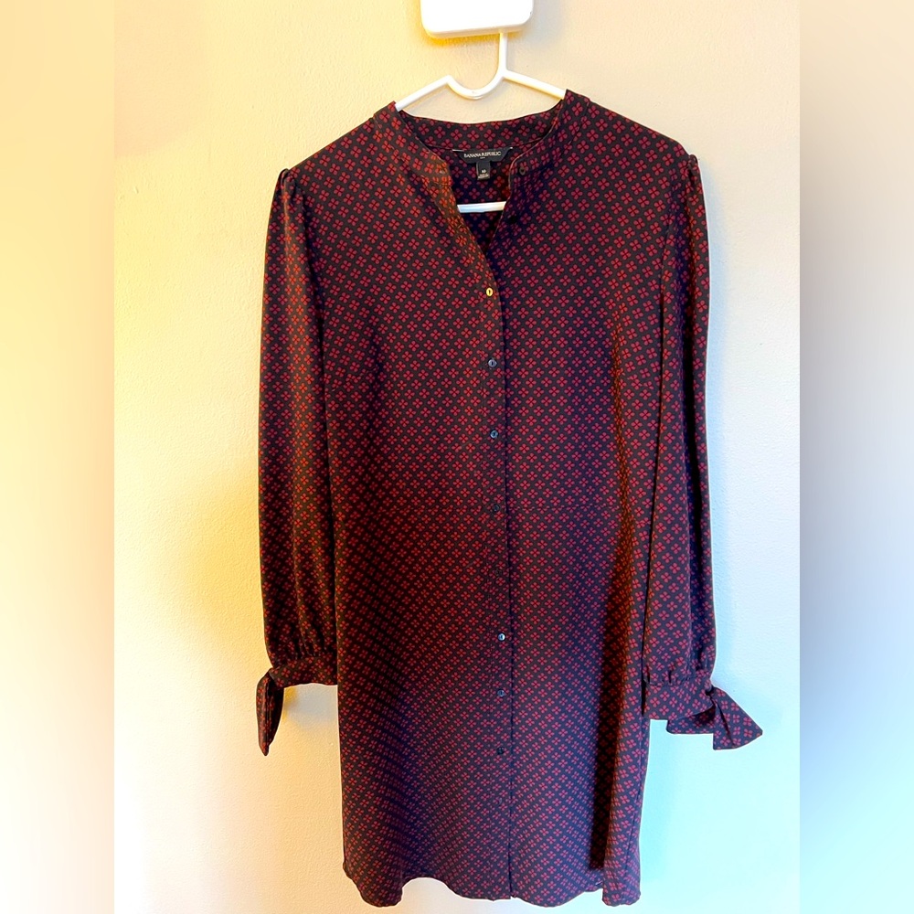 Banana Republic women’s maroon and navy button down dress Size 10